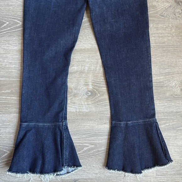 Mother Denim The Cha Cha Fray in Clean Sweep 27 - Picture 12 of 12